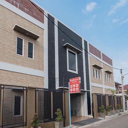 红多兹伊斯兰普拉斯酒店-特帕雷夫井里汶3号 外观 照片